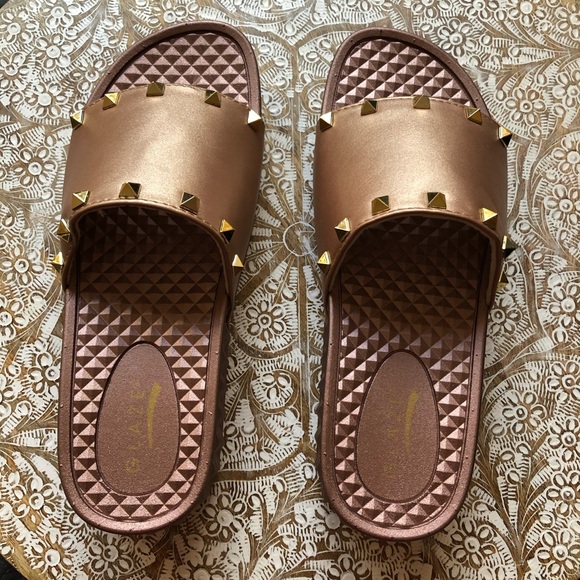 NWT Trendy Rose Gold Chunky Studded Summer Sandals - Picture 4 of 11